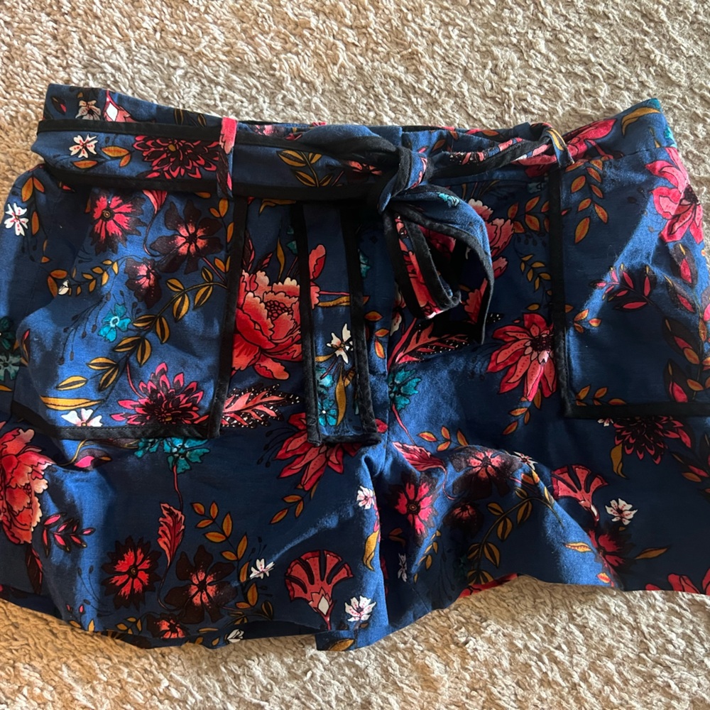 New Loft shorts size 10